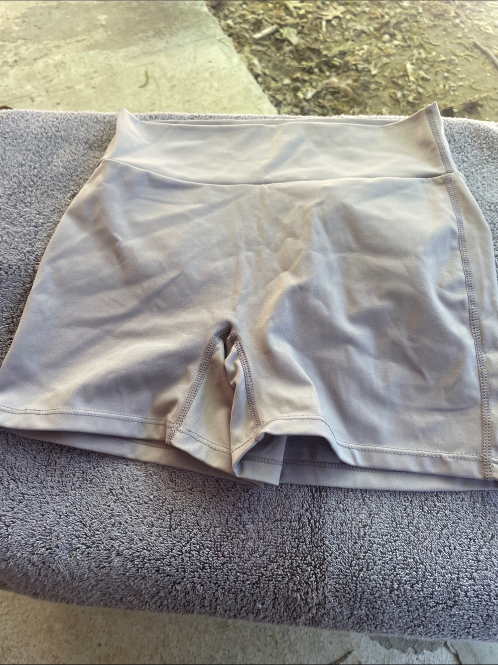 High-Waist Athletic Bike Shorts - Light Taupe